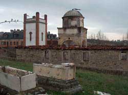Оскверненные православные святыни в Косово