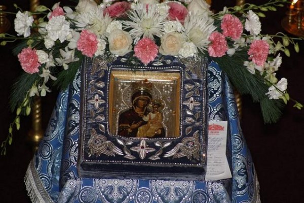 Икона Богородицы Иверская Гавайская, Мироточивая